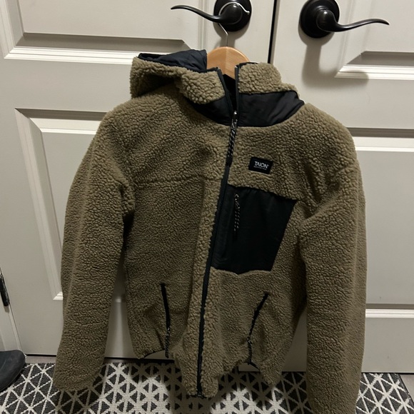 Taion Reversible Sherpa Jacket - Picture 4 of 5